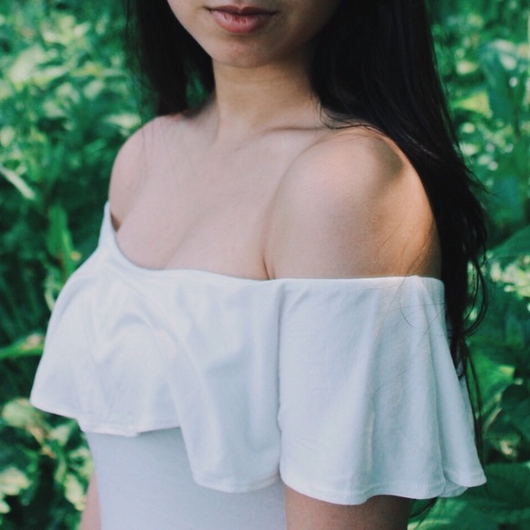 Garage Off the Shoulders Flowy White Shirt - Picture 1 of 8